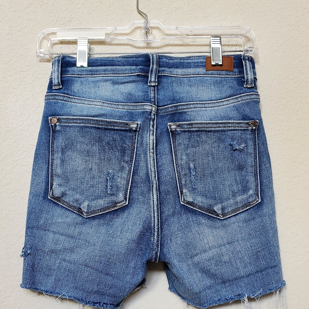 Judy Blue Women's Distressed Skinny Fit Denim Shorts. Size 0 - Picture 3 of 7